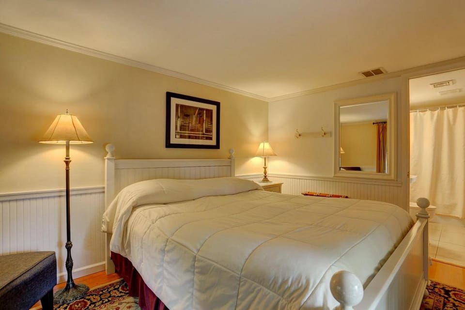 Greystone Manor Bed & Breakfast Inn in Bird in Hand