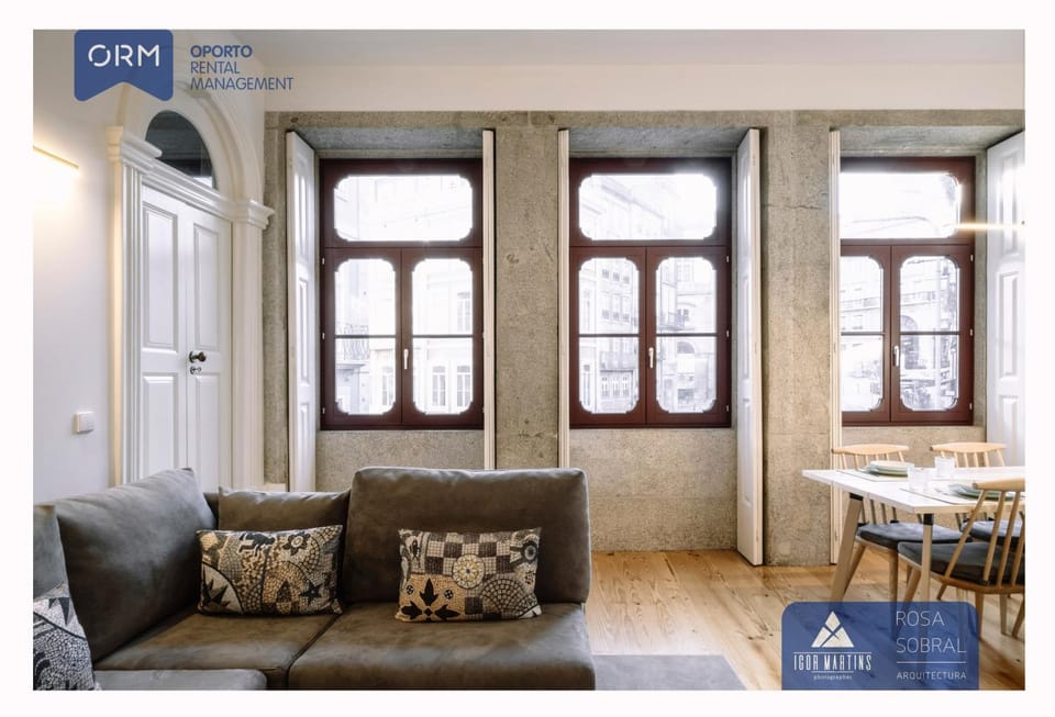 Bathroom, TV and multimedia, Coffee/tea facilities, Kitchen or kitchenette, Living room, Seating area, Dining area, Bedroom, City view