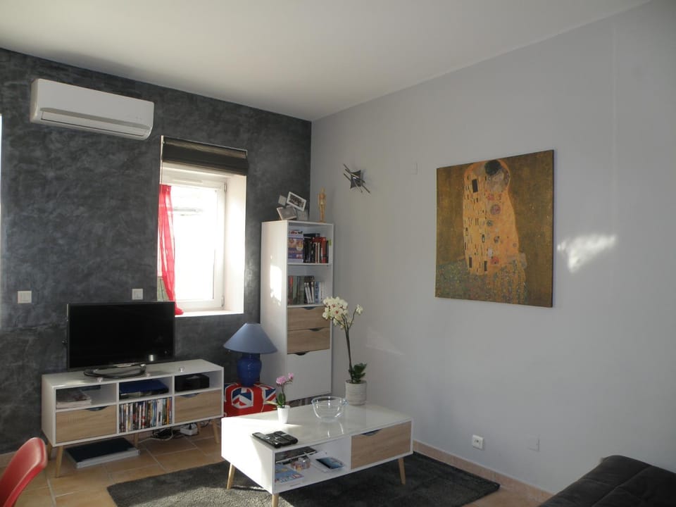 Appartement proche Centre Ville avec PARKING PRIVE Apartment in Avignon