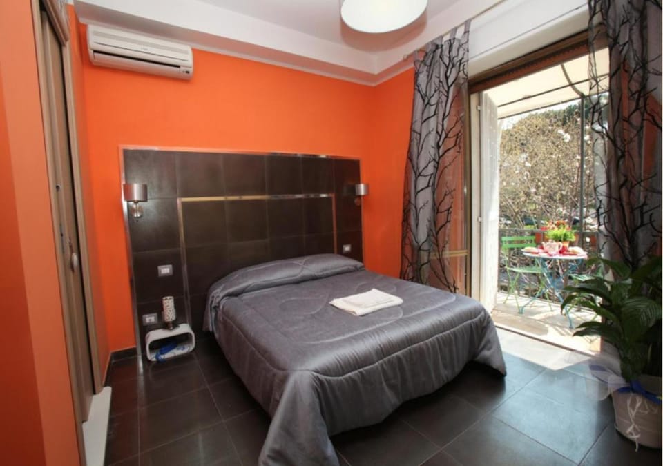 Bed, Bedroom, Family
