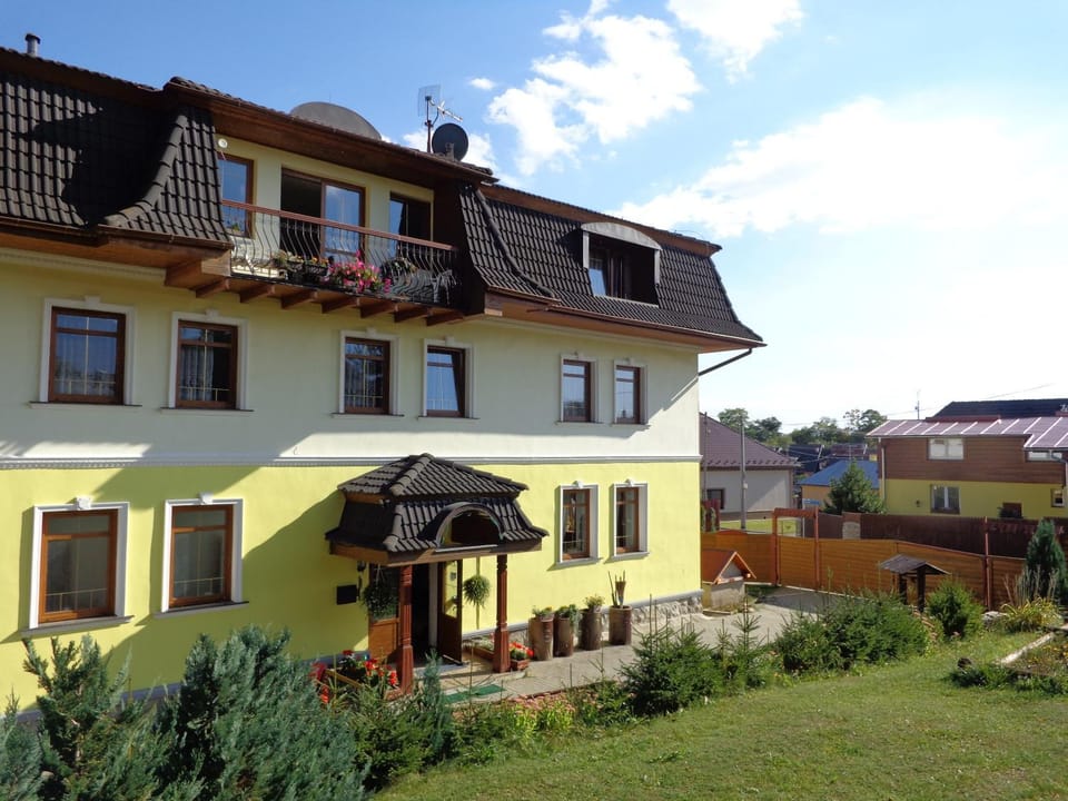 Property building, Day