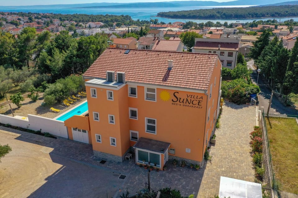 Property building, City view, Sea view, Swimming pool