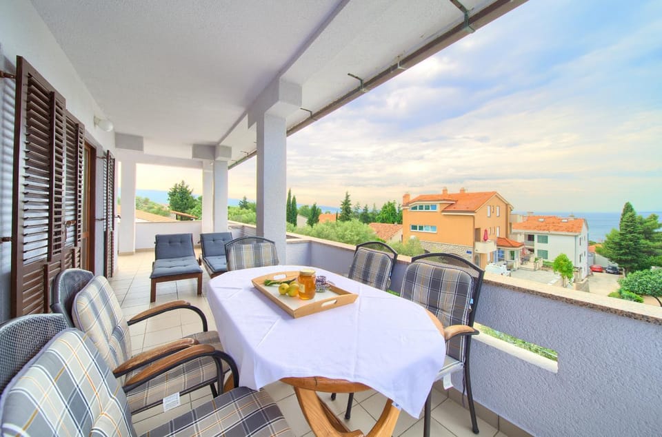 View (from property/room), Balcony/Terrace, Seating area