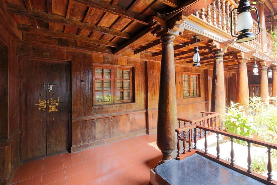 Rossitta Wood Castle Bed and Breakfast in Kochi