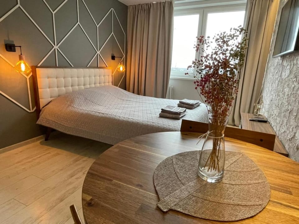 Bed, TV and multimedia, Photo of the whole room