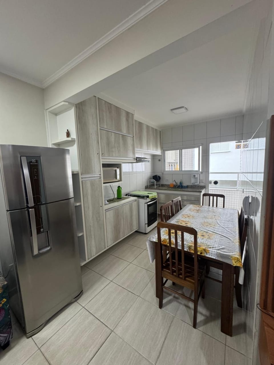 Kitchen or kitchenette, Dining area, oven, stove
