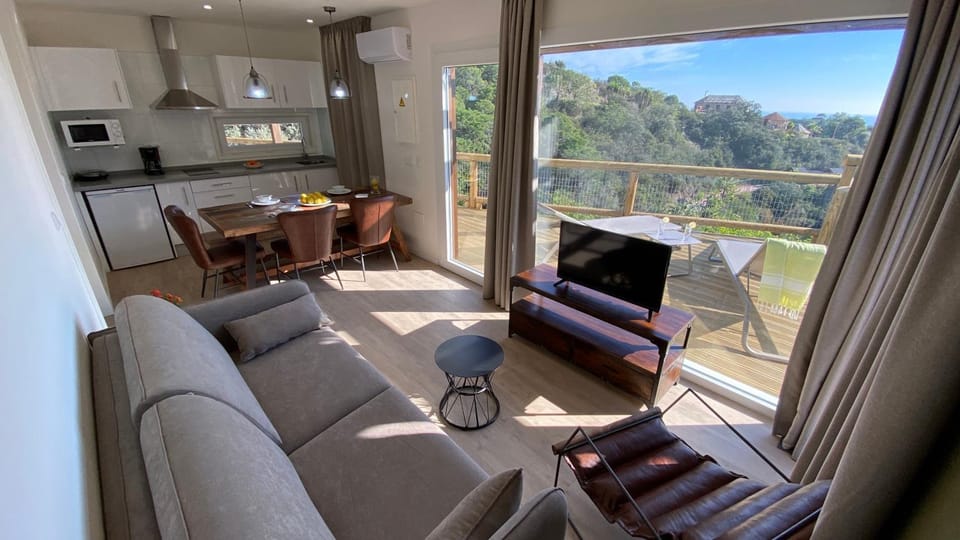 TV and multimedia, Living room, Dining area, Sea view