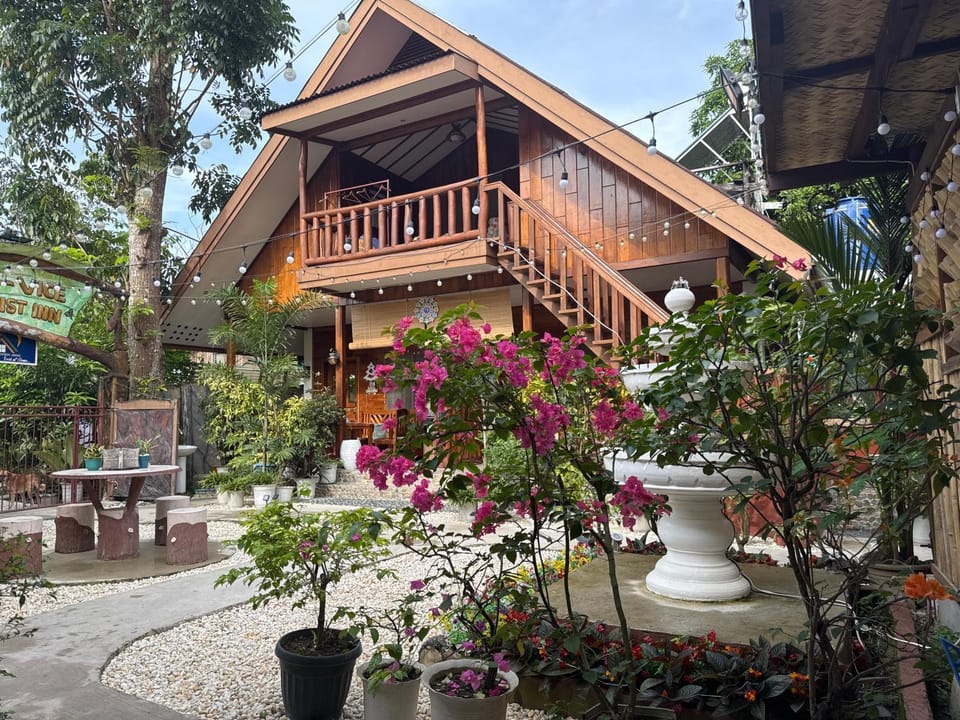 Theresa's Pension House Bed and Breakfast in San Vicente