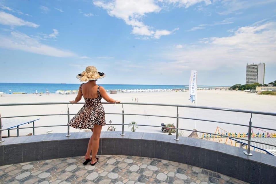 People, Natural landscape, Beach, Guests, Sea view