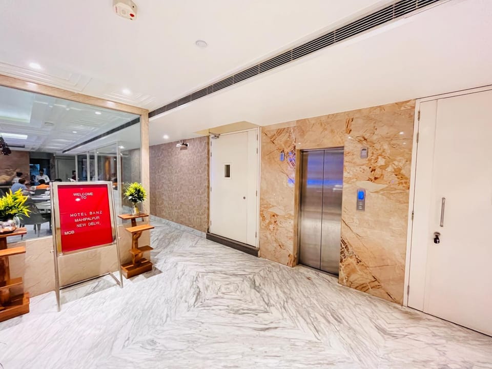 Facade/entrance, Lobby or reception, Seating area