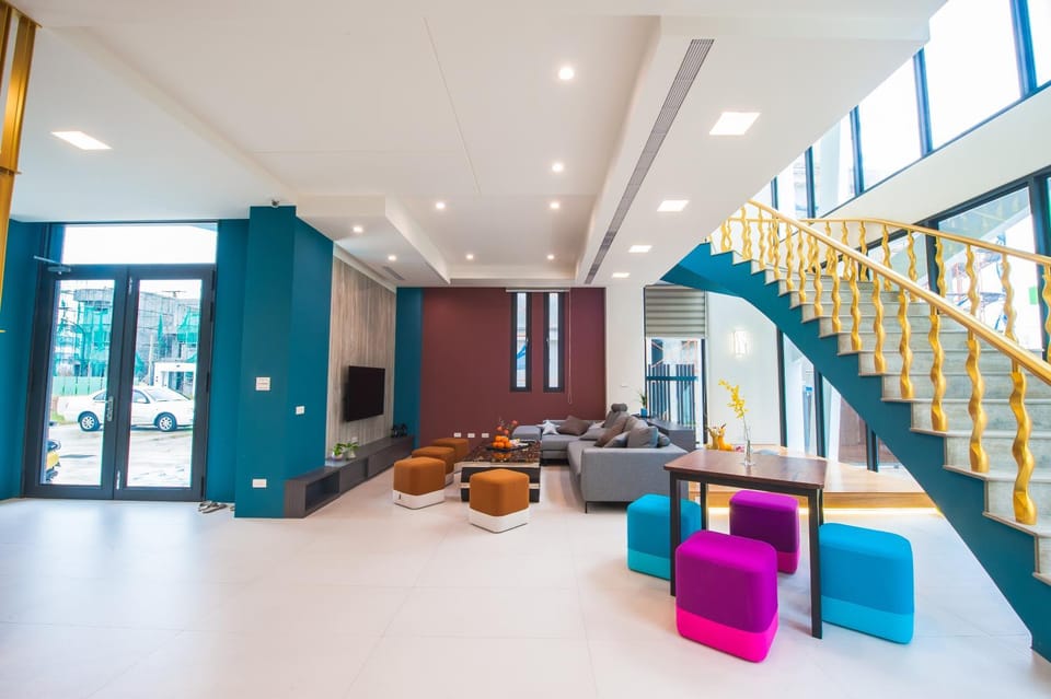 Communal lounge/ TV room, Lobby or reception
