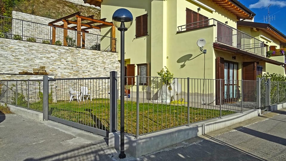 Facade/entrance, Garden