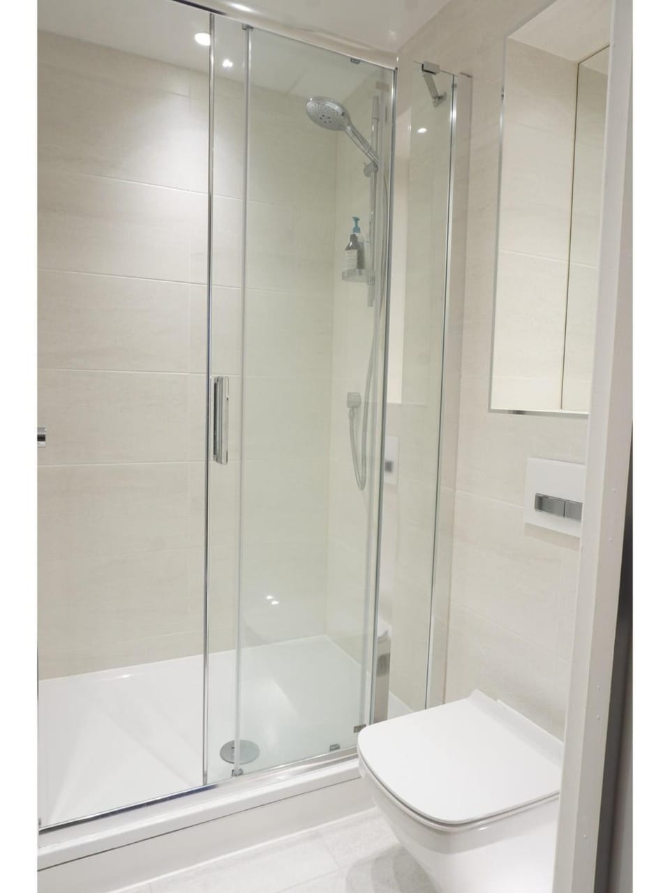 Shower, Toilet