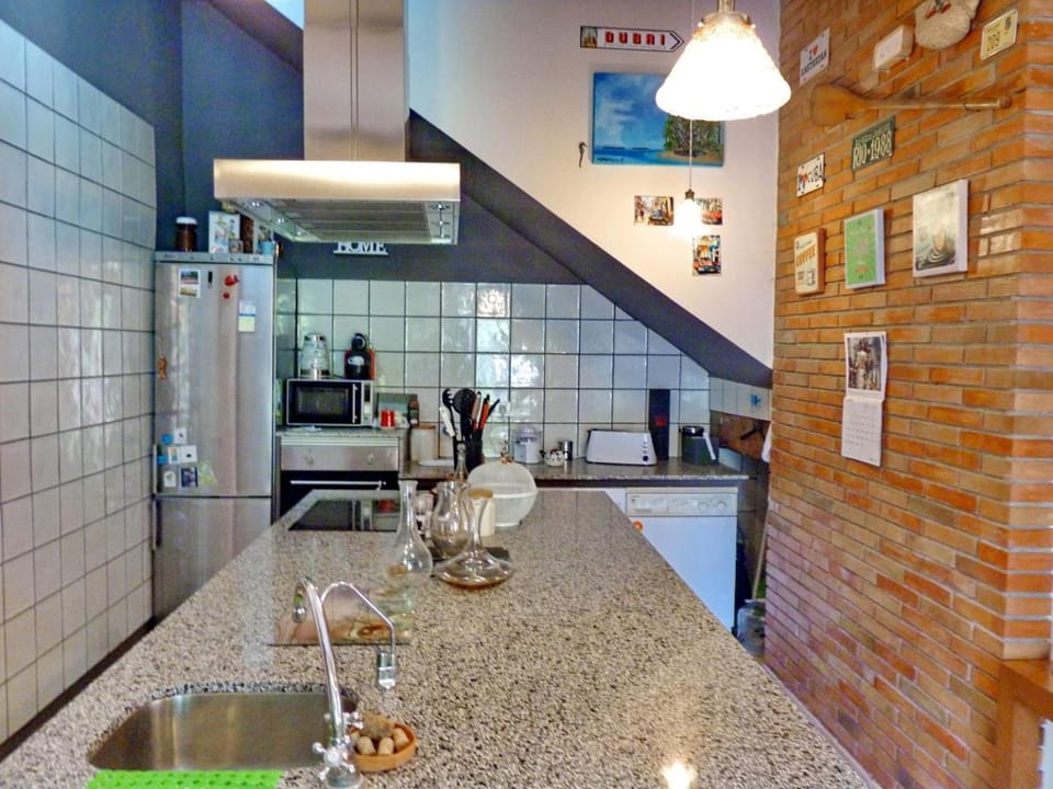 Kitchen or kitchenette, Dining area, Communal kitchen