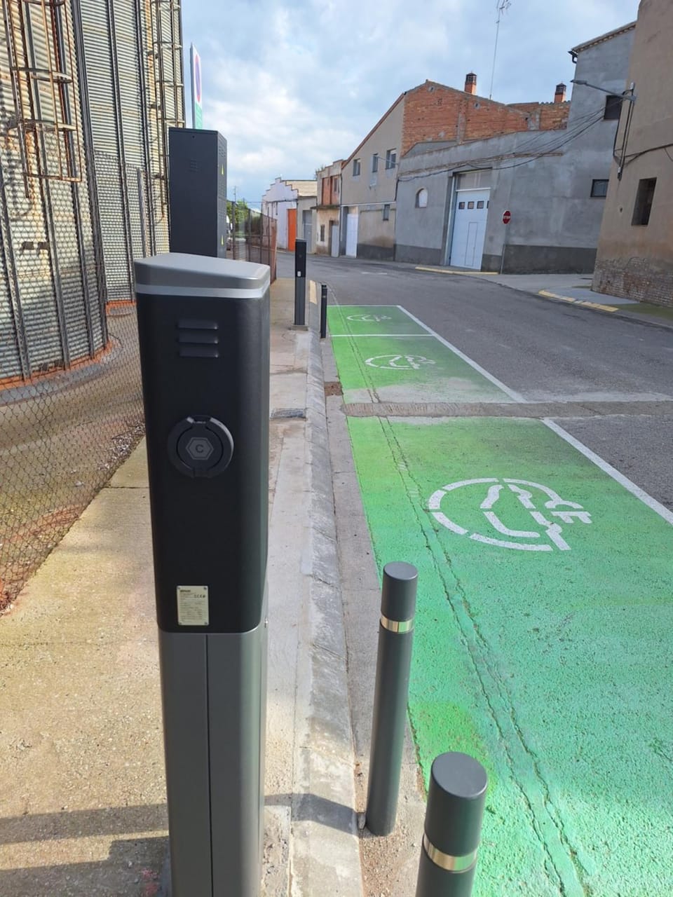 Street view, Location, Parking, acessibility