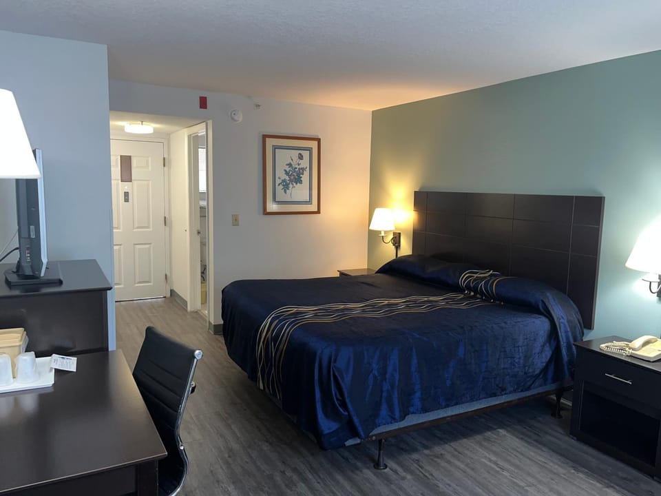 Bed, Photo of the whole room