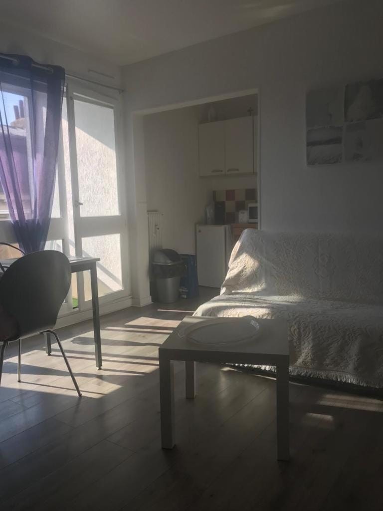 Studio Bord de Plage des Bas Sablons Saint Malo Apartment in St-Malo