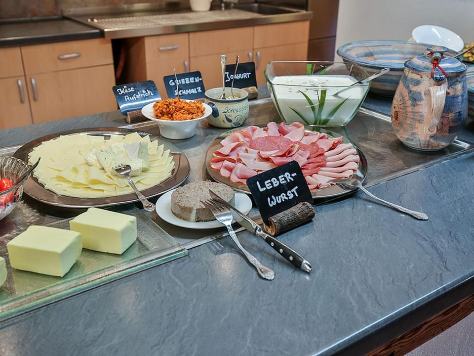 Breakfast, Buffet breakfast