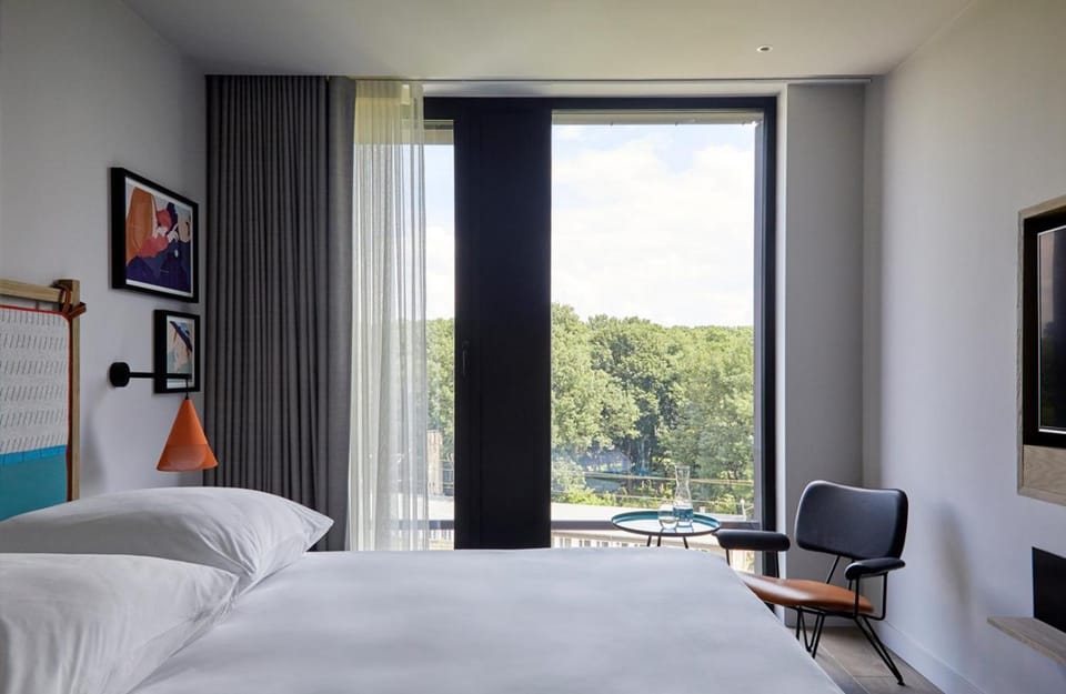 Bed, Summer, TV and multimedia, Bedroom