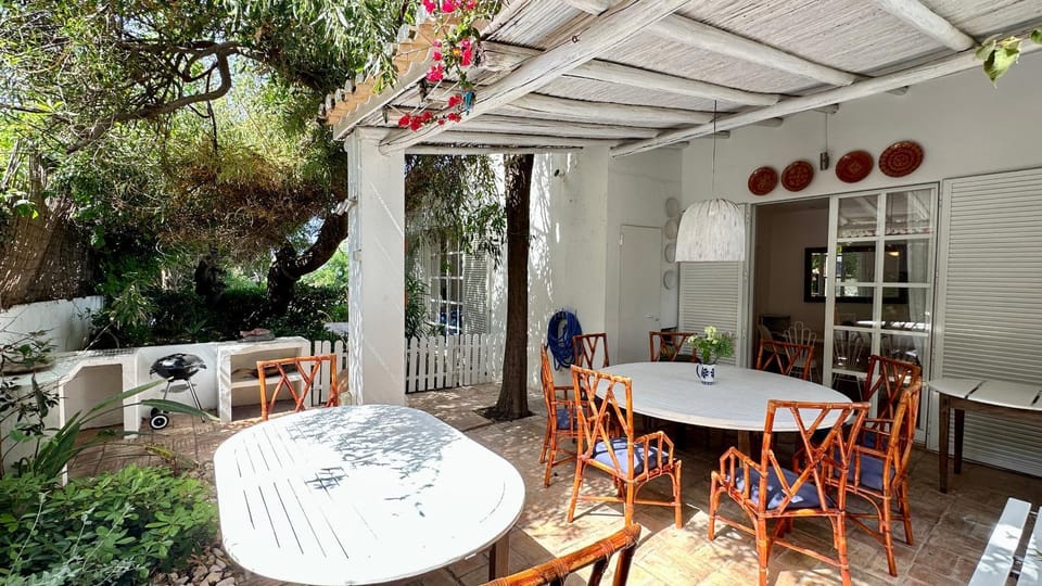 BBQ facilities, Dining area