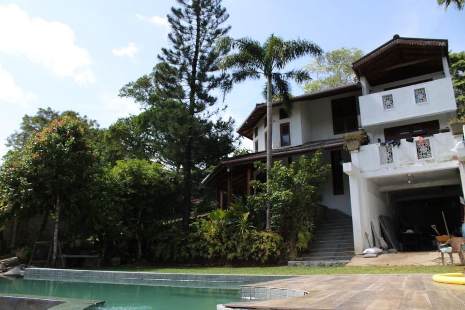 Property building, Garden, Garden view, Pool view, Swimming pool