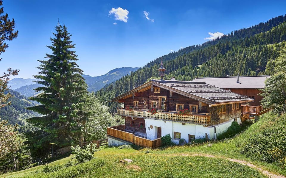Patio, Facade/entrance, Bird's eye view, BBQ facilities, Balcony/Terrace, Garden view, Mountain view, Pool view