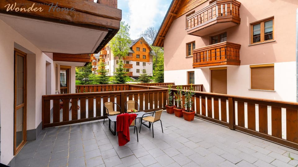 Property building, Day, View (from property/room), Balcony/Terrace