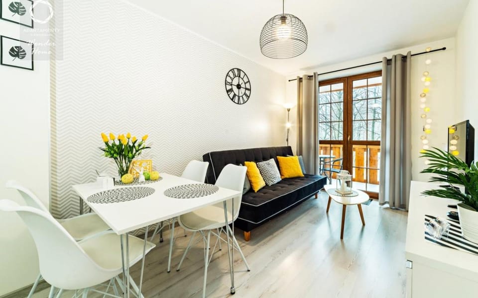 Balcony/Terrace, Living room, Decorative detail, Seating area, Dining area