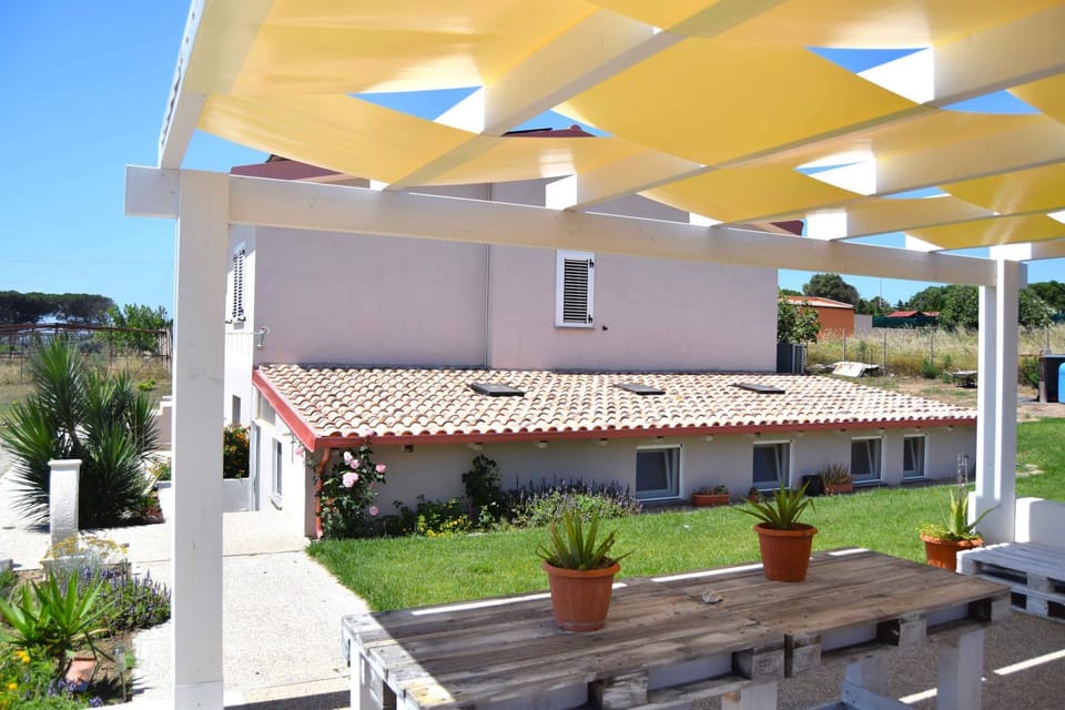 Property building, Patio, Facade/entrance, Spring, Activities, Summer, Garden, Floor plan, Area and facilities