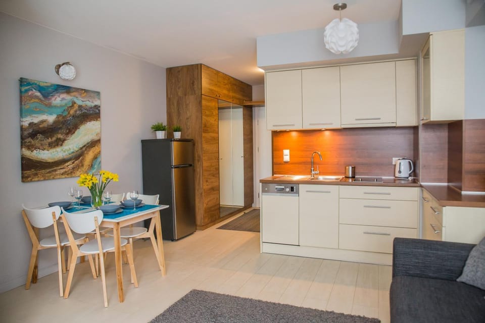 Kitchen or kitchenette, Seating area