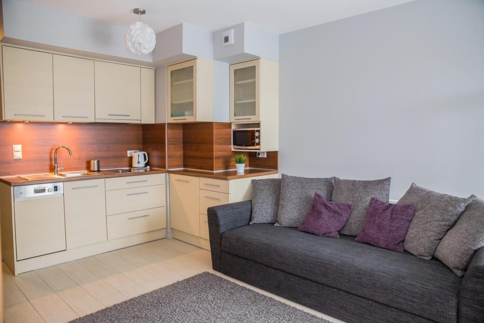 Kitchen or kitchenette, Seating area