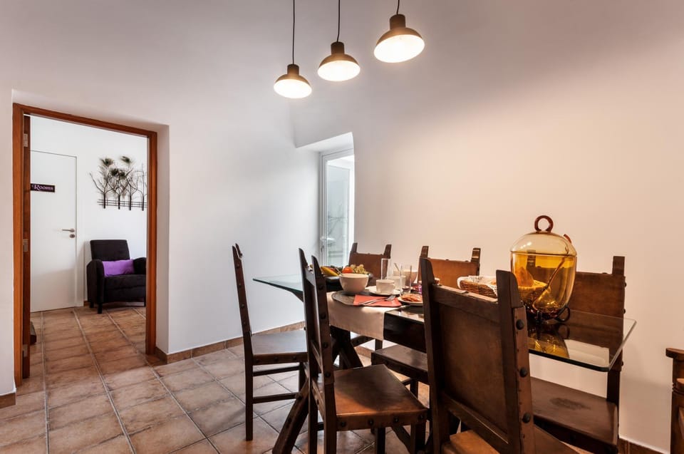 Food and drinks, Seating area