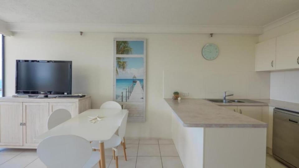 Dining area, kitchen