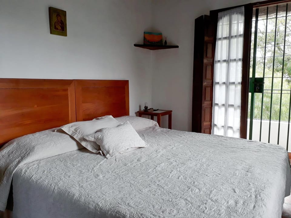 Casa de las Palmeras Bed and Breakfast in Yerba Buena