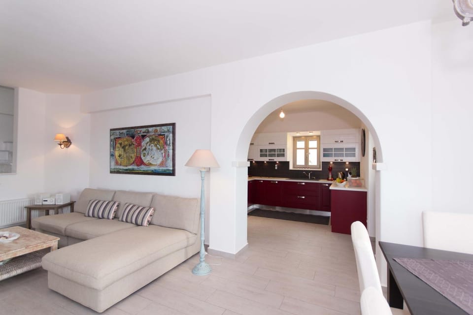 Kitchen or kitchenette, Living room