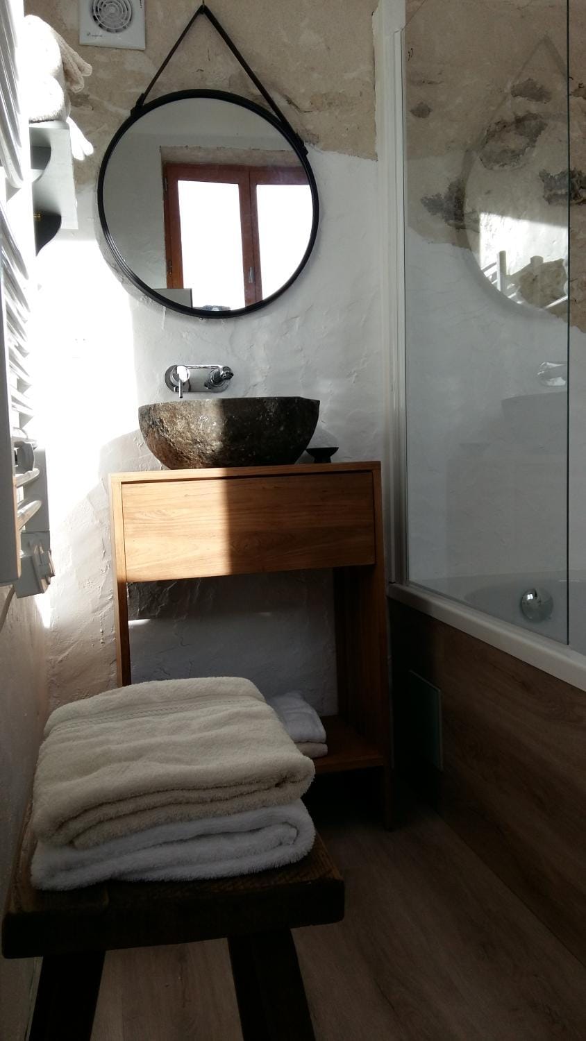 Les chambres de la grange Bed and Breakfast in Nouvelle-Aquitaine