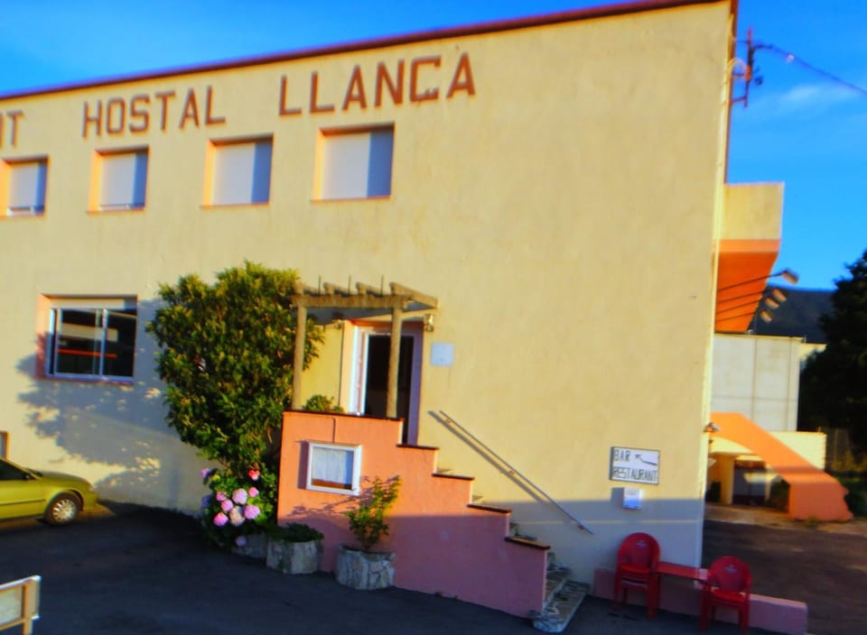 Facade/entrance, Bird's eye view