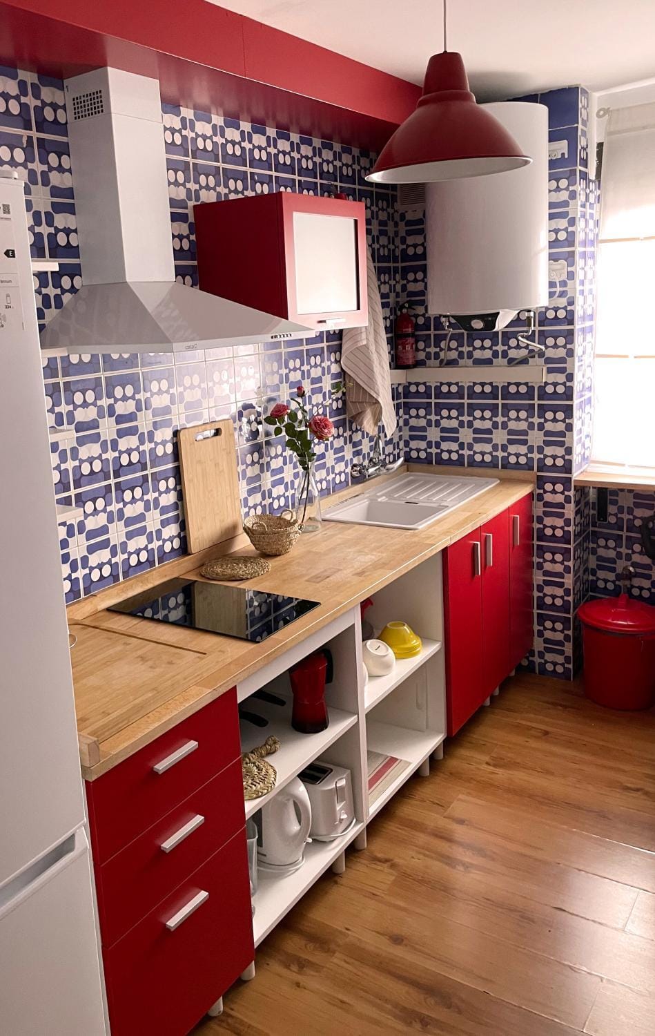 Coffee/tea facilities, Kitchen or kitchenette, microwave, stove, washing machine