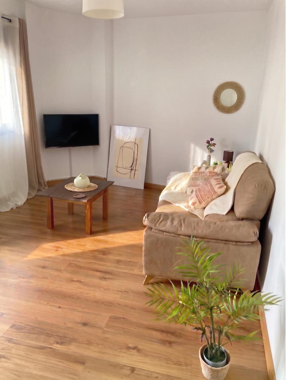 Communal lounge/ TV room, TV and multimedia, Living room, Seating area