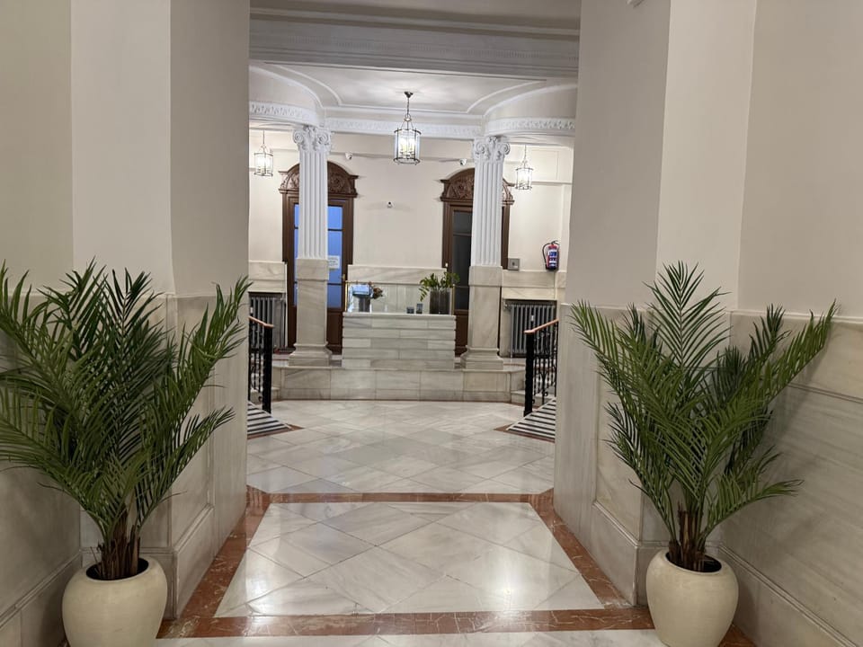Hostal Splendid - Gran Vía Bed and Breakfast in Centro