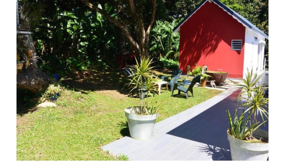 Bungalow Bambou House in Petit-Bourg