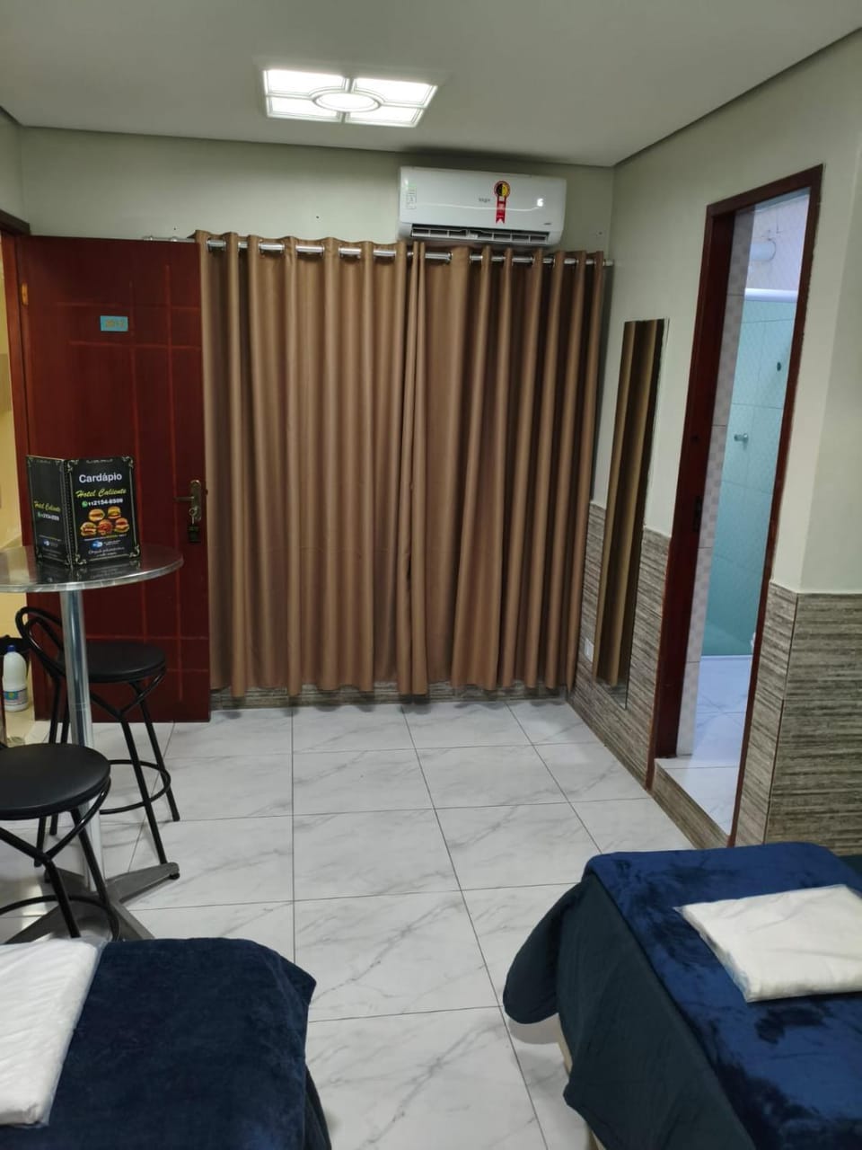 Bedroom, air conditioner