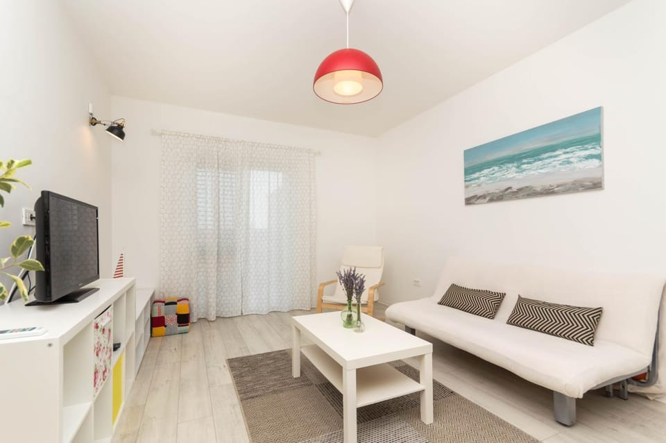 TV and multimedia, Living room, Seating area, Area and facilities