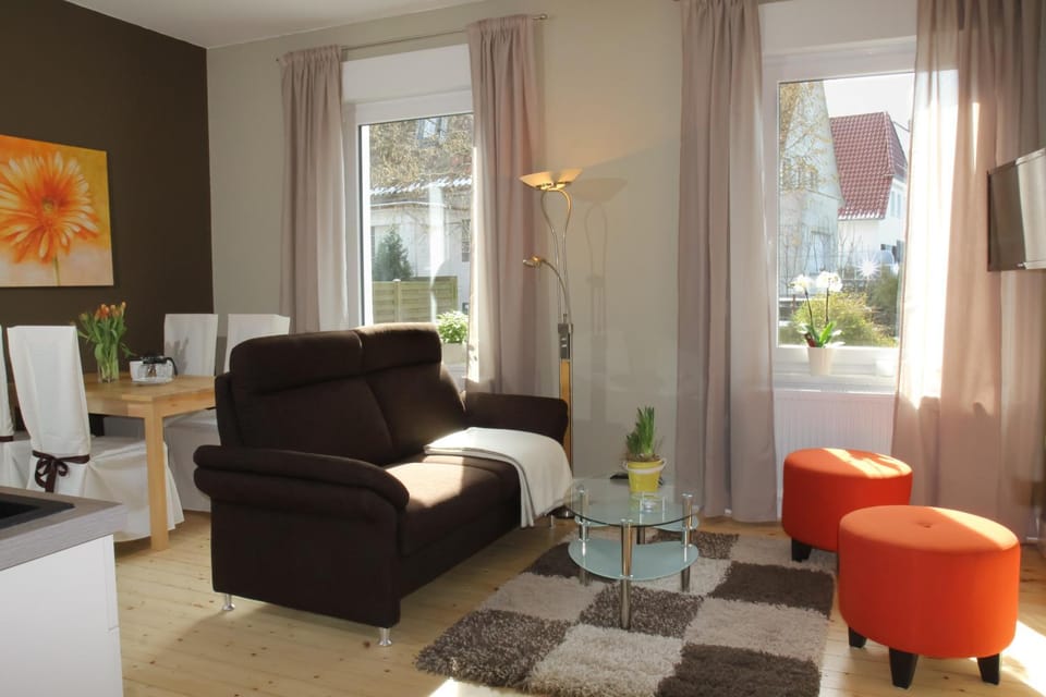 Living room, Photo of the whole room