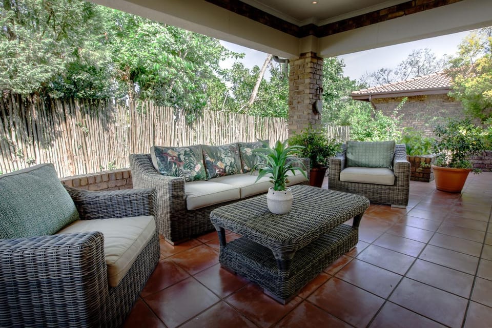 Patio, Seating area