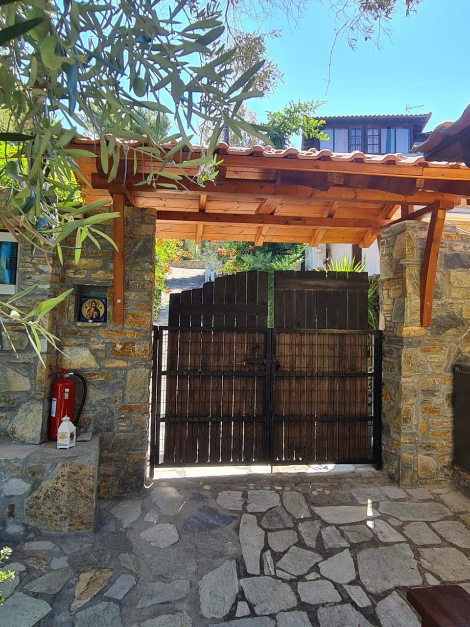 Facade/entrance