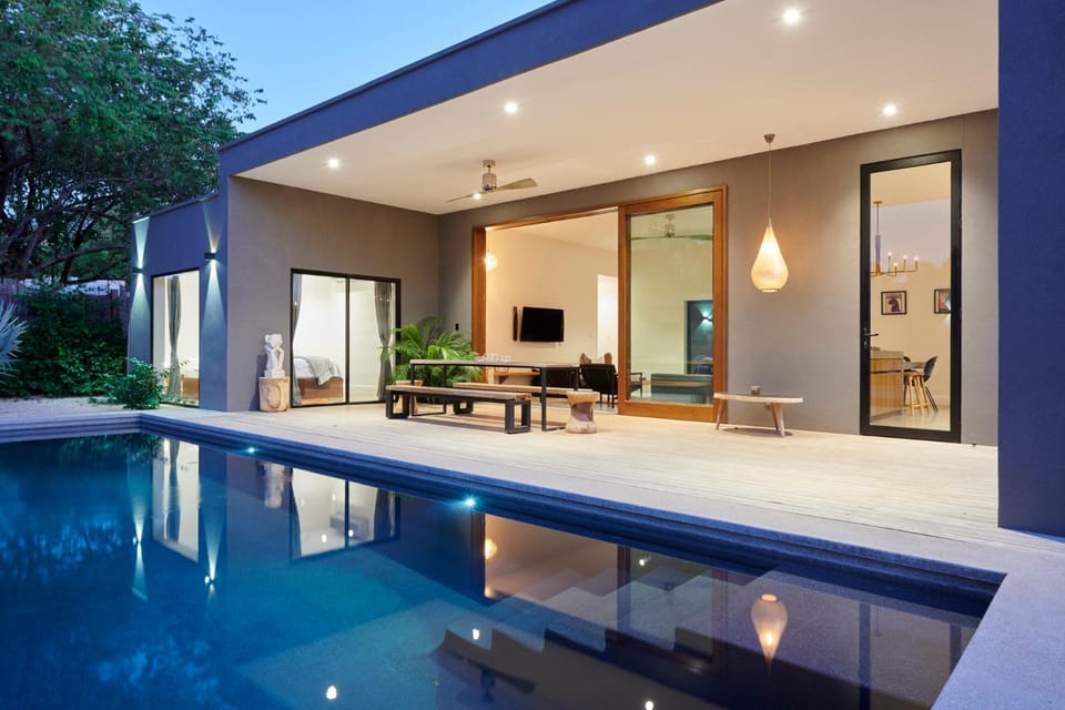 Facade/entrance, Balcony/Terrace, Bedroom, Swimming pool