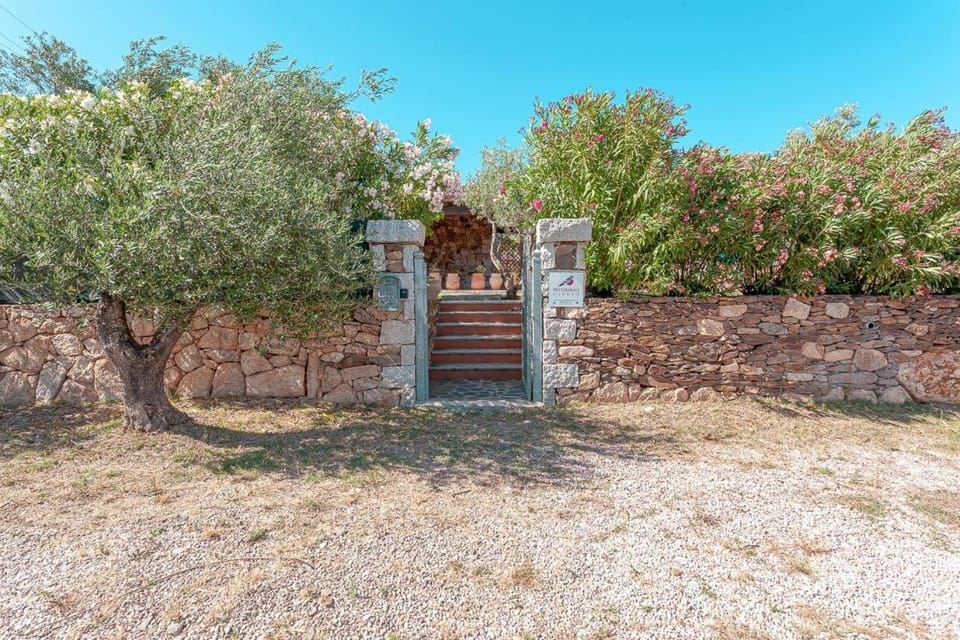 B&B Pettirosso Garden Bed and Breakfast in Sardinia