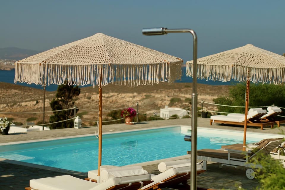 Pool view, Swimming pool, sunbed