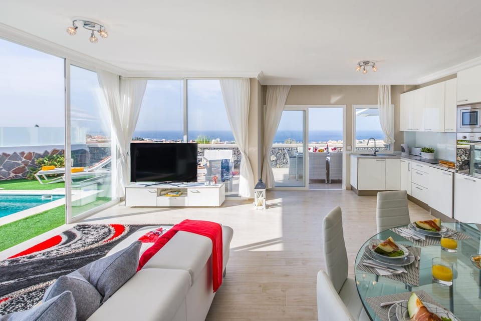 TV and multimedia, Kitchen or kitchenette, Living room, Dining area, Sea view